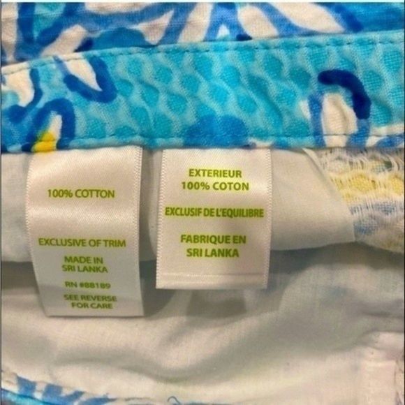 Lilly Pulitzer Shorts. Blue and yellow flower pattern. 00 - Picture 4 of 5